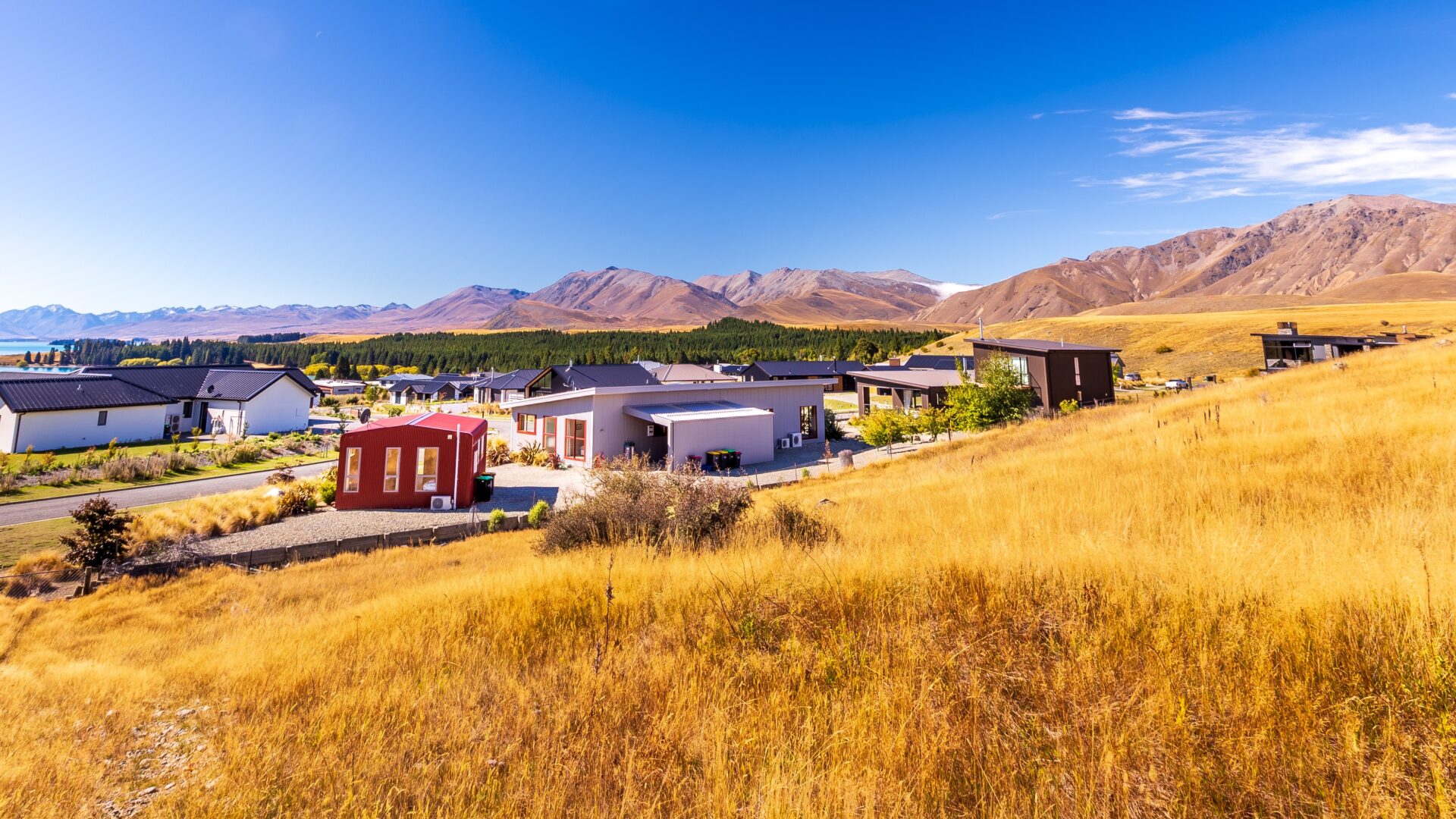 Stay in the Mackenzie's stunning alpine environment with Discover Tekapo Accommodation